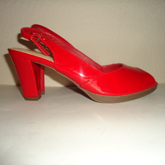 Bella-Vita Women's Varnishing Red Sandals Heel Size-8.5 - Picture 4 of 12